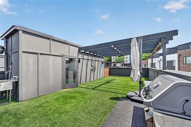 Building Photo - 1214 Chelsea Cir NW