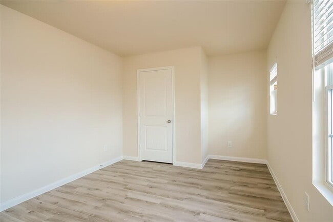 Building Photo - 4246 Silver Ranch Rd