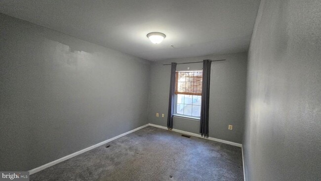 Building Photo - 6565 Ronald Rd