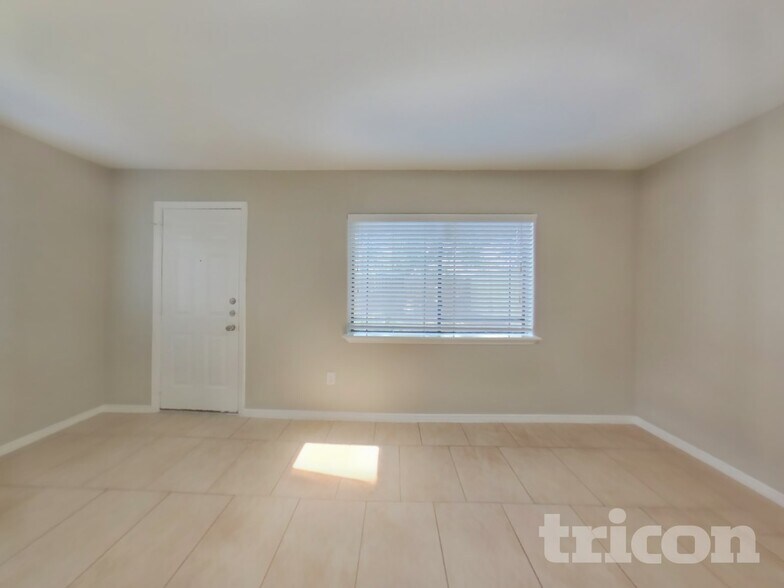 Building Photo - 5515 Fallengate Dr