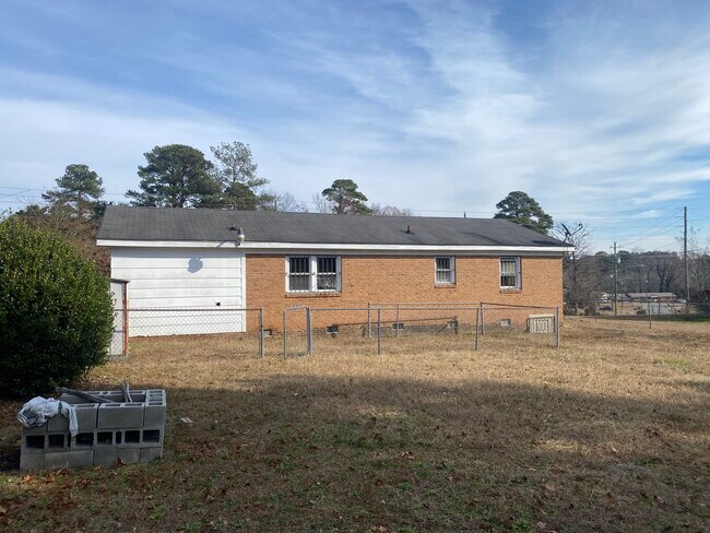 Building Photo - 6165 Timberland Dr