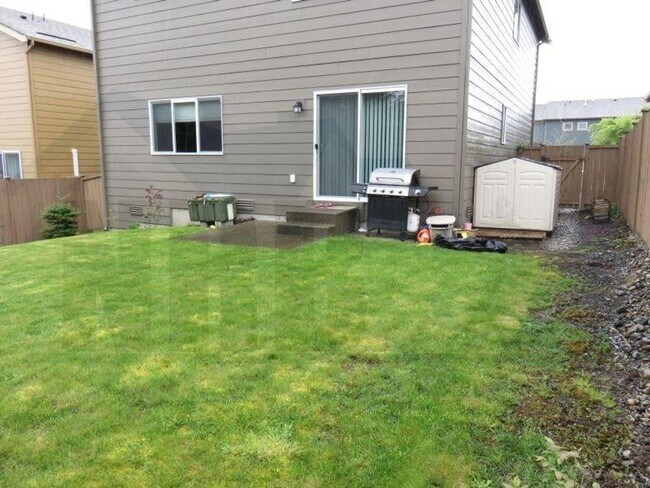 Building Photo - Beautiful 4 Bedroom Home located in a Gate...