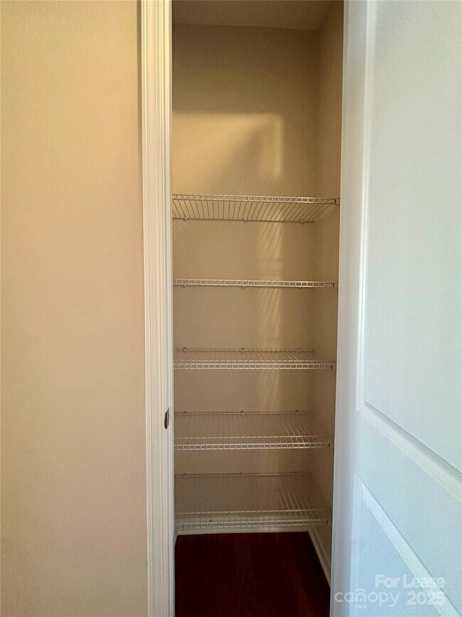 Building Photo - 4531 Hubbard Falls Dr