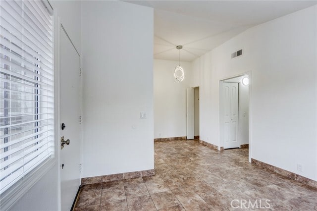 Building Photo - 126 Flor De Sol