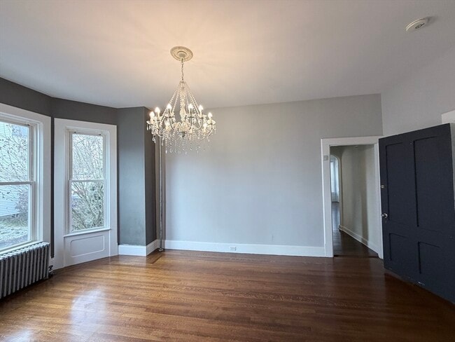 Building Photo - 82 School St