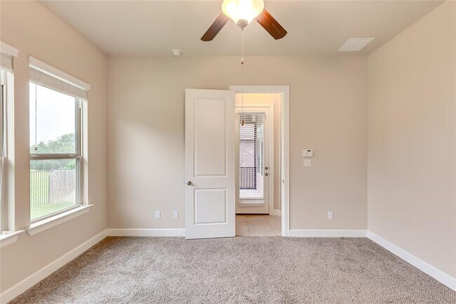 Building Photo - 152 Fort Cobb Way