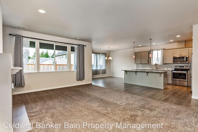 Building Photo - 4 br, 3 bath House - 14398 - 99th Way S.E.