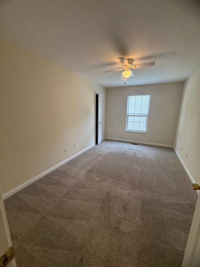 Building Photo - 2328 Settlers Ridge Ln