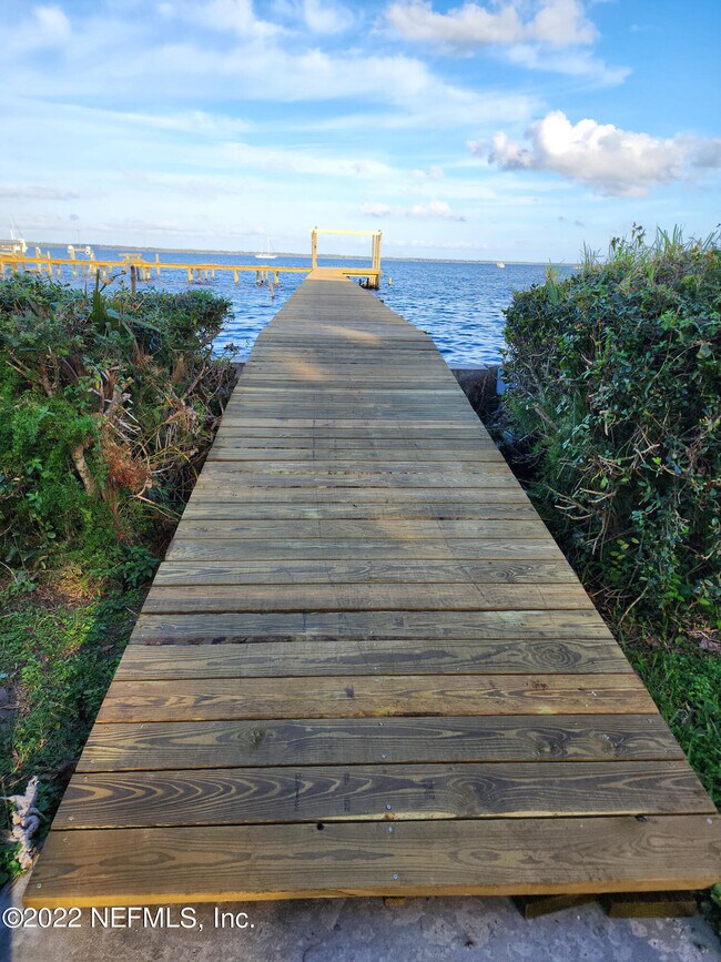 Building Photo - 212 St Johns Ave