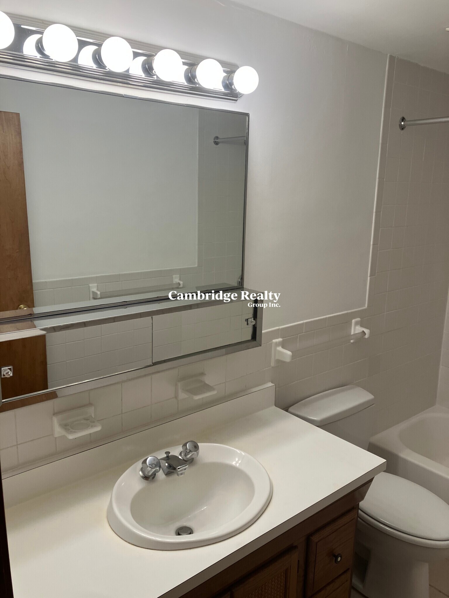 Building Photo - 175 Summer St