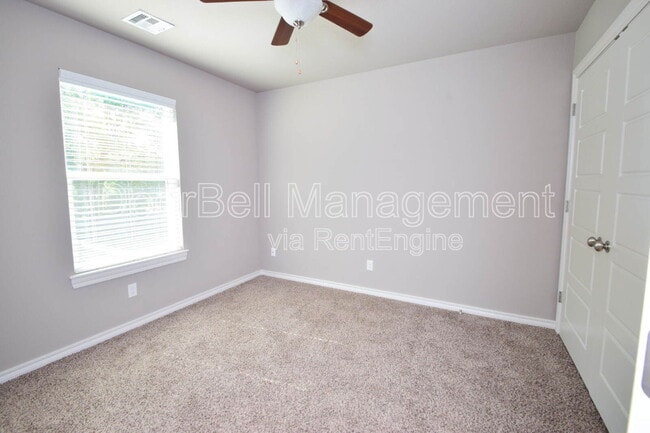 Building Photo - 512 S Haynie St