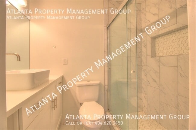 Building Photo - 4038 Elm Street