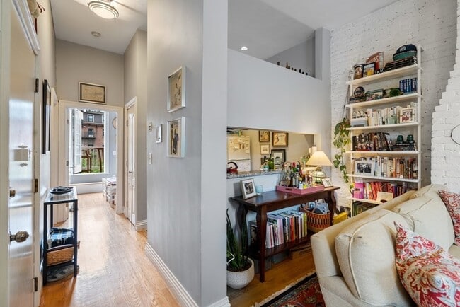 Building Photo - 406 Columbus Ave