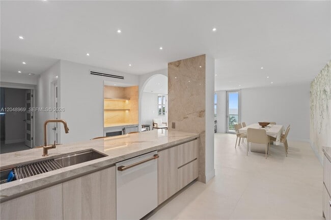 Building Photo - 9511 Collins Ave