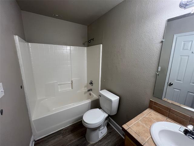 Building Photo - 1721 N Ross Ave