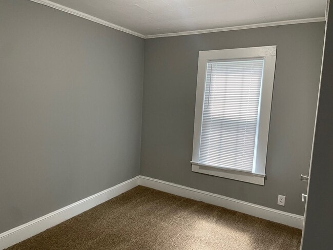 Building Photo - 383