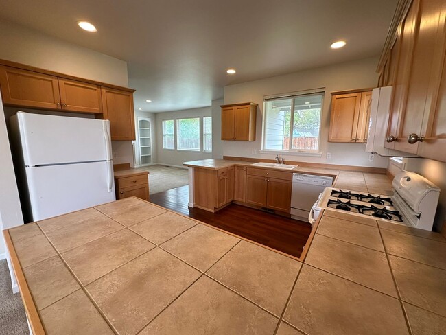 Building Photo - Sanders Mill Neighborhood 3 Bedroom, 2 Bat...