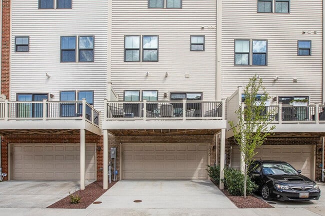 Building Photo - 1020 N Durham St
