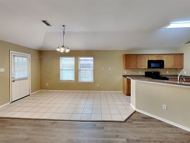 Building Photo - 719 Chase View Dr