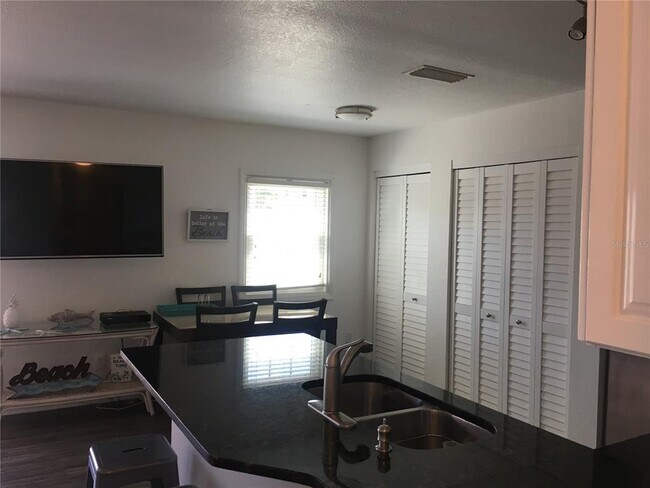 Building Photo - 5174 Beach Dr SE