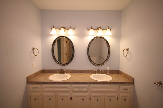 Building Photo - WONDERFUL 2-STORY HOME IN WALNUT CREEK *SP...