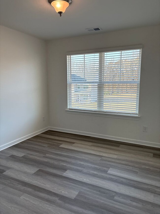 Building Photo - BRAND NEW SINGLE FAMILY HOME IN LOGANVILLE