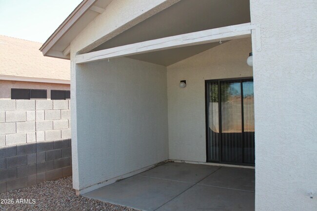 Building Photo - 921 S Val Vista Dr