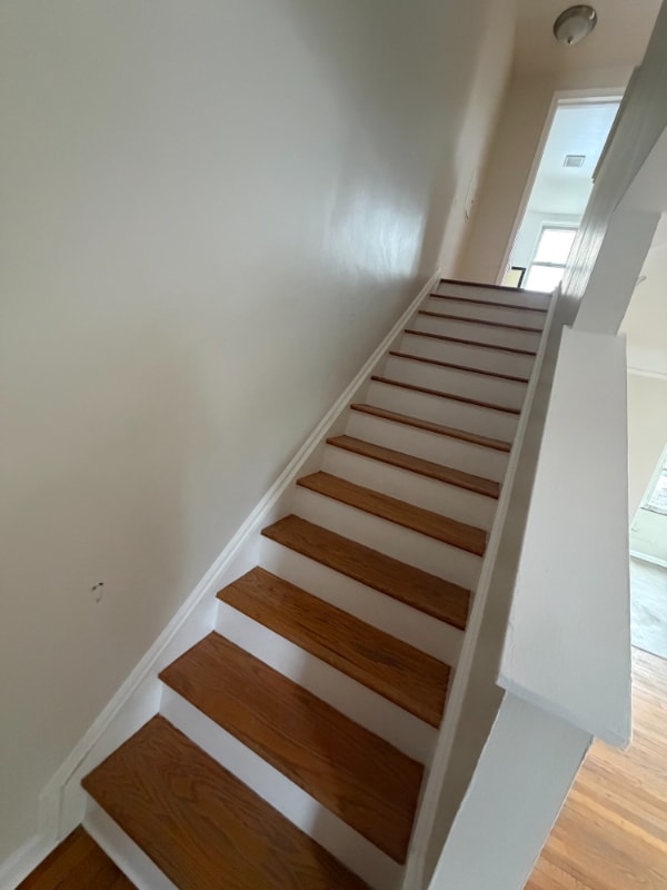 Building Photo - 400 Parkview Dr