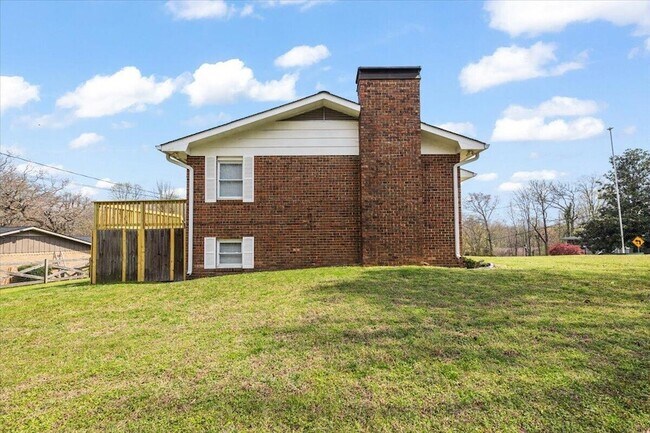 Building Photo - 9121 Potomac Dr