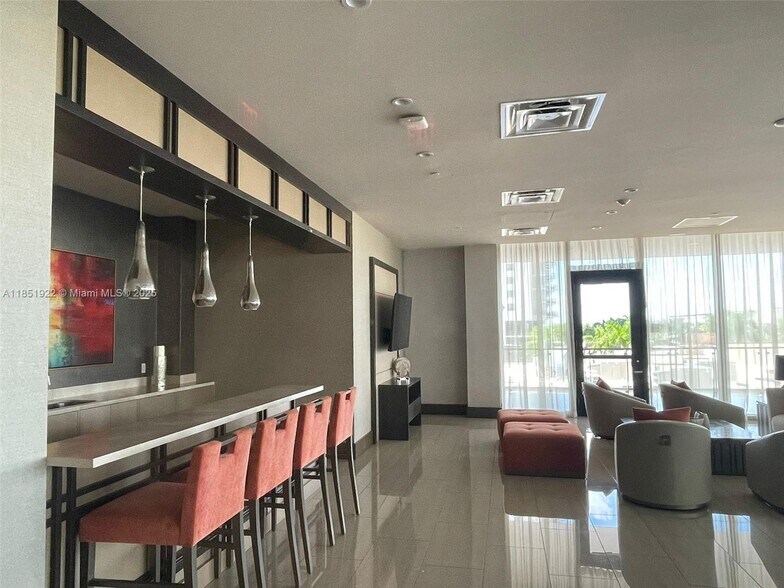 Building Photo - 5252 NW 85th Ave