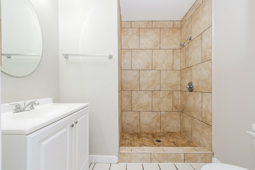 Building Photo - 6906 El Centro Ct