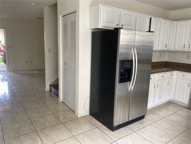 Building Photo - 2032 NE 167th St  3-134 North Miami Beach ...