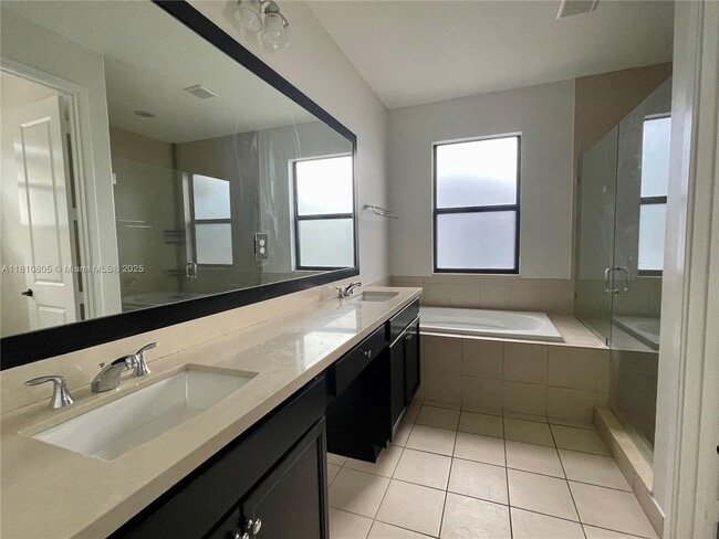 Building Photo - 3316 W 98th Pl
