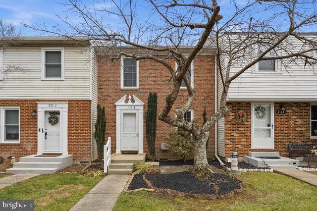 Building Photo - 310 S 11th St