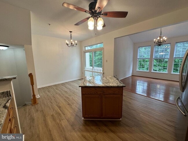 Building Photo - 1327 Lewis Ln