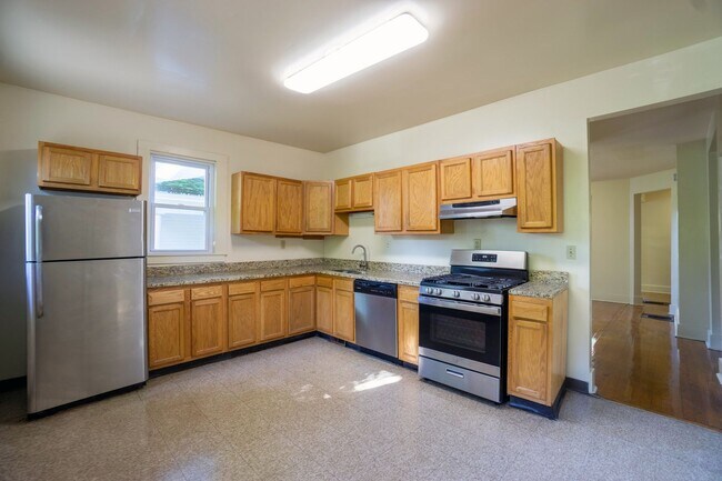 Building Photo - 317 Greenwood Pl
