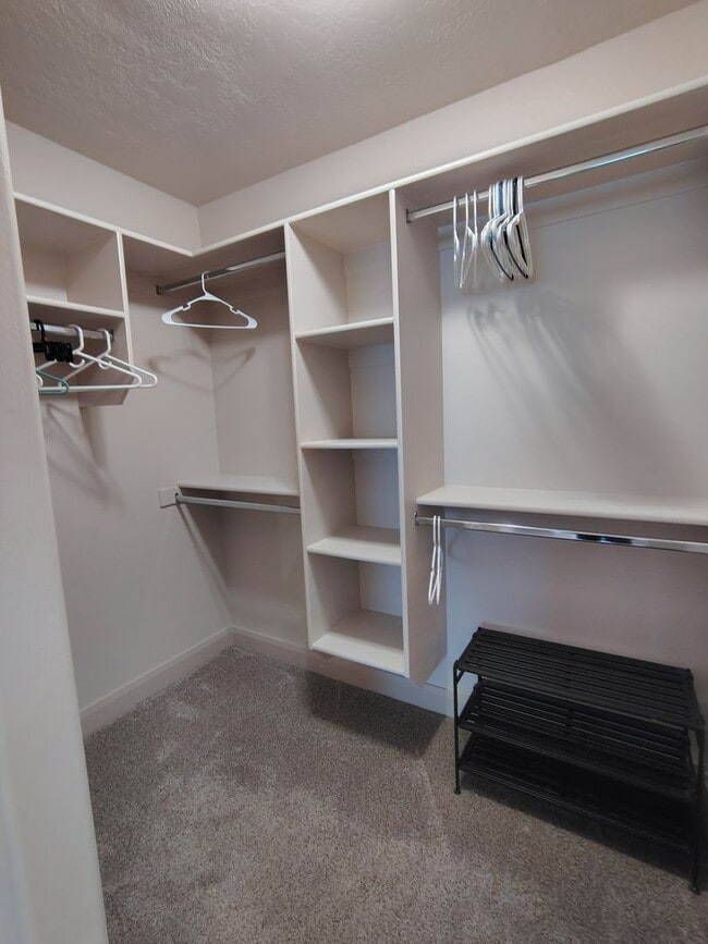 Building Photo - Cozy 3 Bedroom, 2 Bathroom Home in Washington!