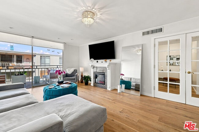 Building Photo - 7270 Hillside Ave