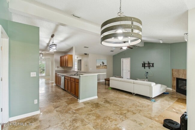 Building Photo - 14018 Fish Eagle Dr E