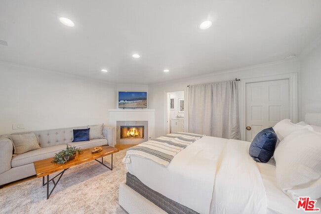 Building Photo - 9305 Beverlycrest Dr