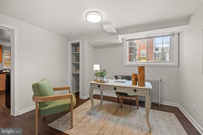 Building Photo - 1700 Dewitt Ave