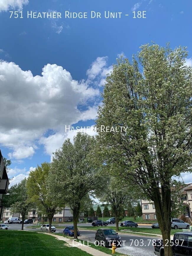 Building Photo - 751 Heather Ridge Dr