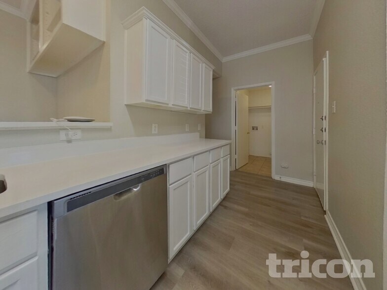 Building Photo - 143 Redbud Dr