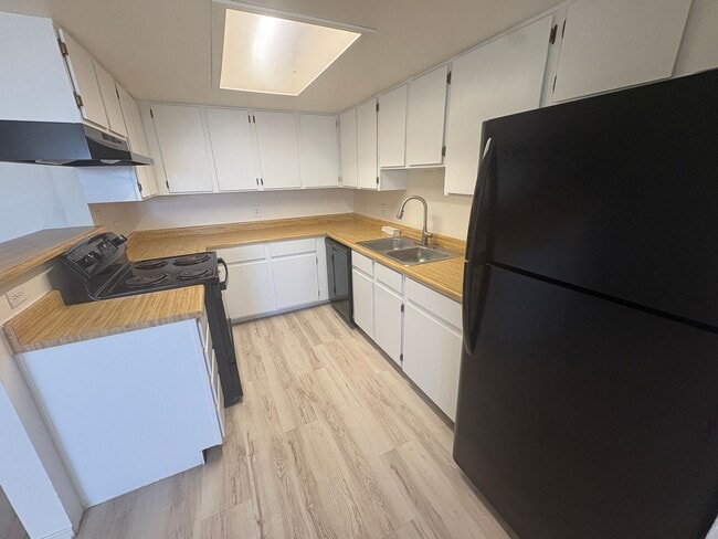 Building Photo - Cozy 1 Bedroom