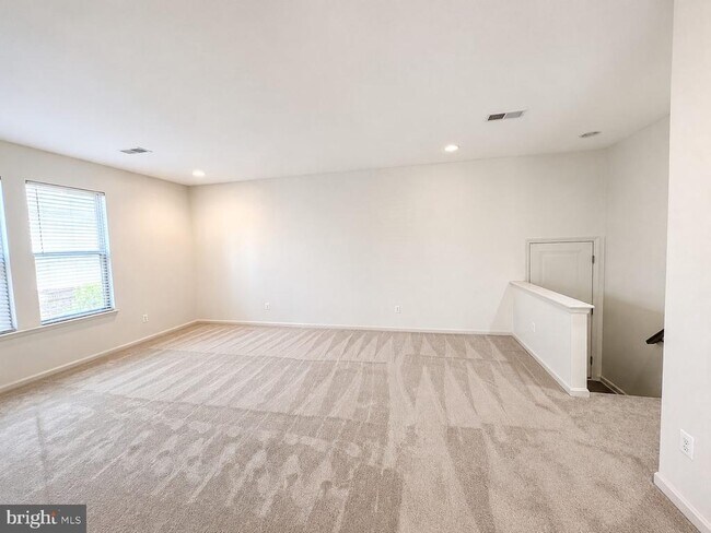Building Photo - 22806 Breezy Hollow Dr