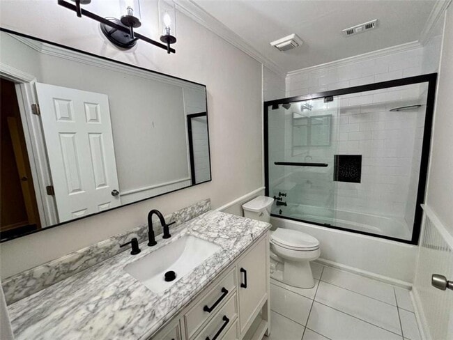 Building Photo - 320 Hawkstone Way