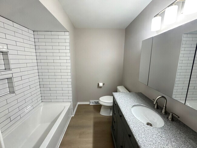Building Photo - 1614 Stardust Dr