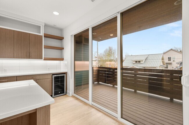 Building Photo - Stunning, Modern 4 bed home with attached ADU in King Neighborhood - AVAILABLE NOW!!