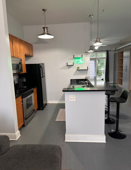 Building Photo - 502 Pryor St SW