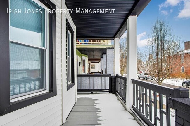 Building Photo - 9 West Ave